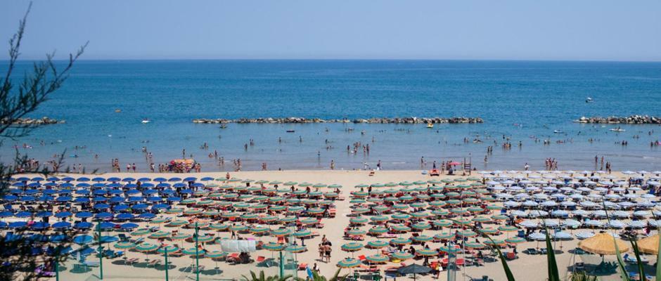 Aquamarina Rooms Termoli Bagian luar foto